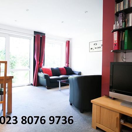 Honest University Apartment 2 เซาธ์แธมป์ตัน ภายนอก รูปภาพ